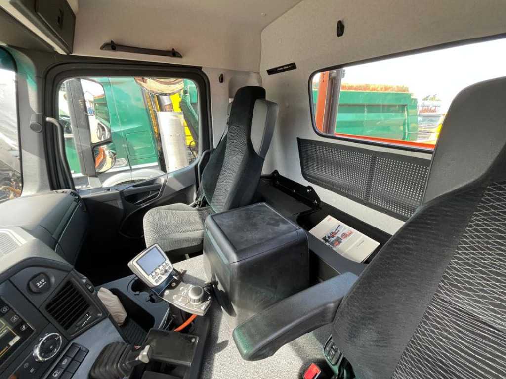 MERCEDES-BENZ Arocs 2135 AK 4x4 2-Achs Allradkipper Kommunalhydr. - Tipper: picture 4 MERCEDES-BENZ Arocs 2135 AK 4x4 2-Achs Allradkipper Kommunalhydr. - Tipper: picture 4