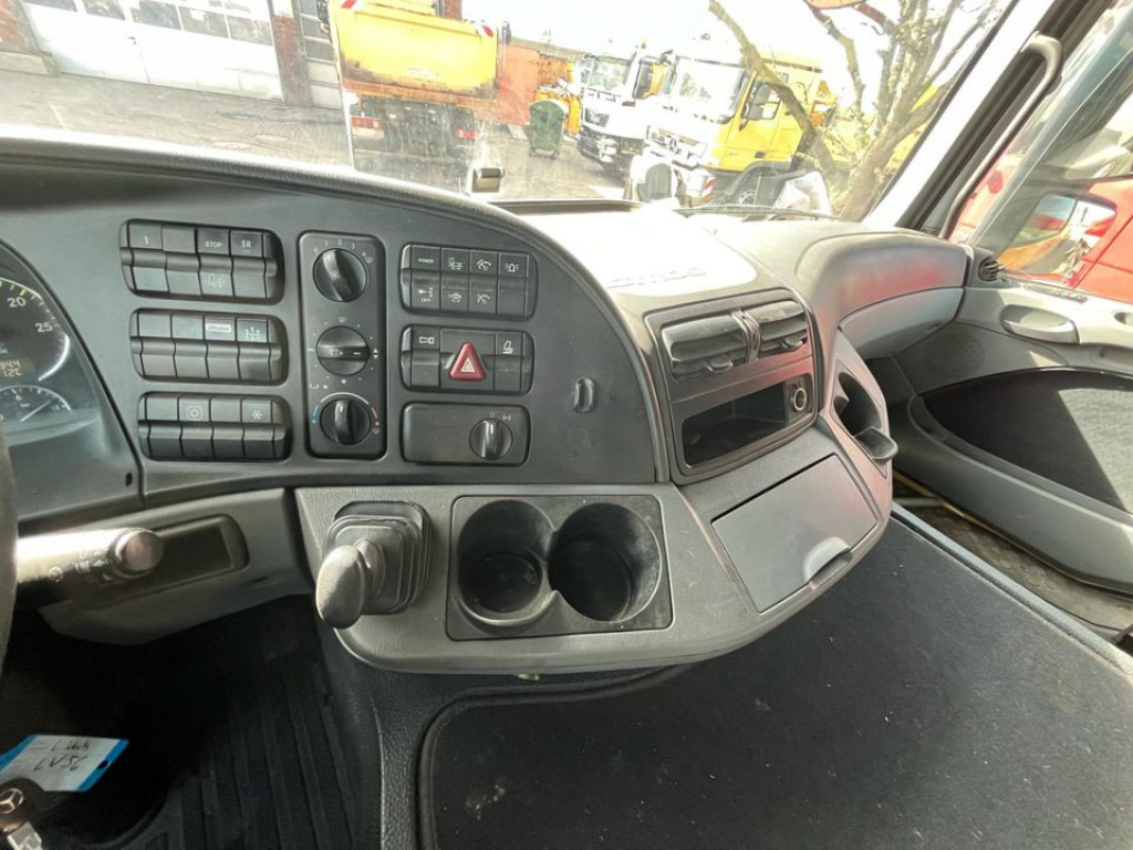 Tractor unit MERCEDES-BENZ Actros 1841 LS SZM: picture 8