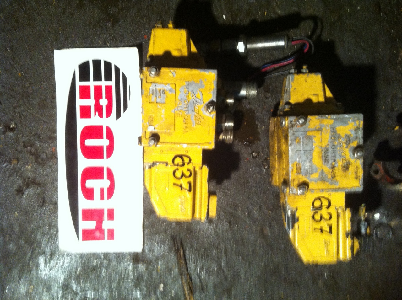 DANFOSS 157N2839 PVP 175Bar 24VDC - 1 SEKCYJNY + SEK 157B4228 24VDC - Hydraulic valve for Crawler excavator: picture 1 DANFOSS 157N2839 PVP 175Bar 24VDC - 1 SEKCYJNY + SEK 157B4228 24VDC - Hydraulic valve for Crawler excavator: picture 1