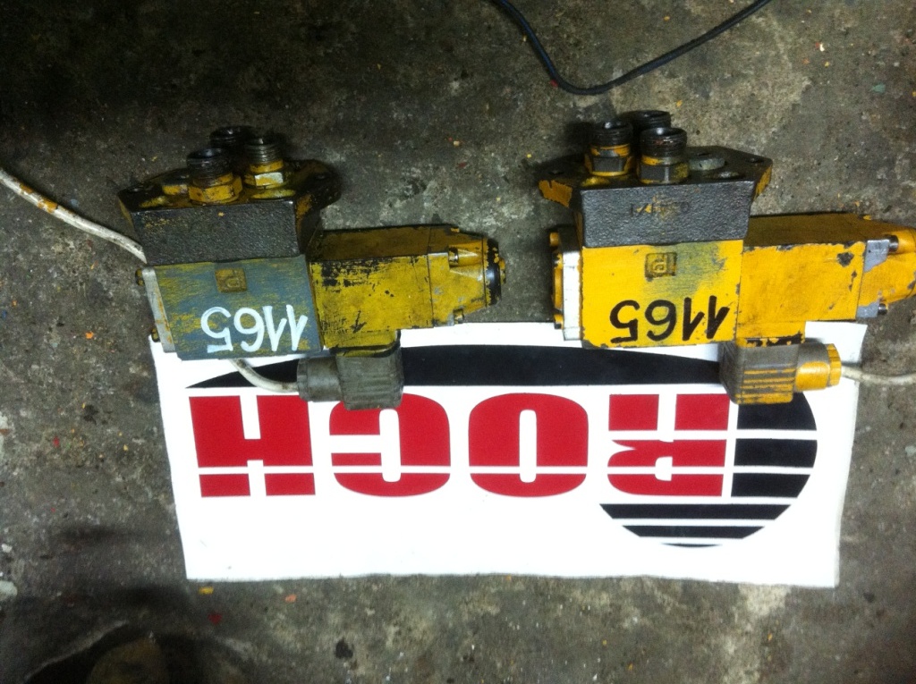 MANNESMANN REXROTH 4WE6C53/AG24NZ4 458055/1 - 1 SEKCYJNY + KOŚĆ G341/1 + CEWKA GU35-4-A 24VDC 26W - Hydraulic valve for Construction machinery: picture 1 MANNESMANN REXROTH 4WE6C53/AG24NZ4 458055/1 - 1 SEKCYJNY + KOŚĆ G341/1 + CEWKA GU35-4-A 24VDC 26W - Hydraulic valve for Construction machinery: picture 1