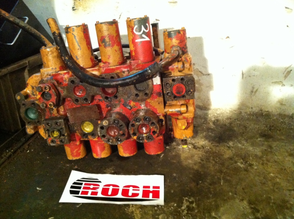 REXROTH AG 7774-7 835070 U1443659 - 4 SEKCYJNY - Hydraulic valve for Construction machinery: picture 1 REXROTH AG 7774-7 835070 U1443659 - 4 SEKCYJNY - Hydraulic valve for Construction machinery: picture 1
