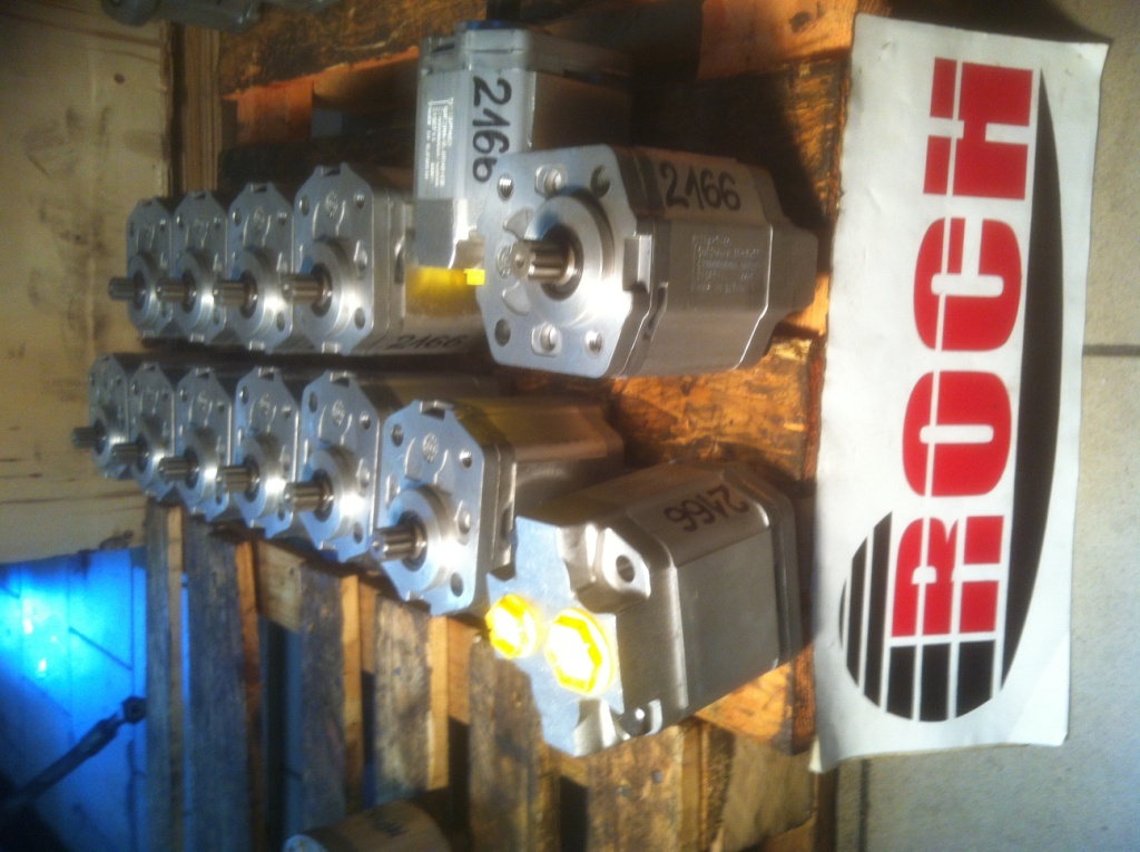 SAUER SUNDSTRAND 11079465SNC2NN/8.0RN04DBC1NNNNNNNN/NNNNN - Hydraulic pump for Construction machinery: picture 1 SAUER SUNDSTRAND 11079465SNC2NN/8.0RN04DBC1NNNNNNNN/NNNNN - Hydraulic pump for Construction machinery: picture 1