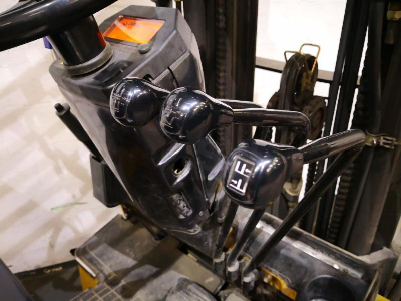 Electric forklift Caterpillar EC25N: picture 7