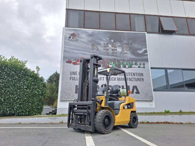 Caterpillar GP30NTD - LPG forklift: picture 1 Caterpillar GP30NTD - LPG forklift: picture 1