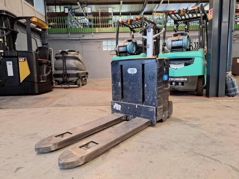 Caterpillar NPP20N2 - Pallet truck: picture 3 Caterpillar NPP20N2 - Pallet truck: picture 3