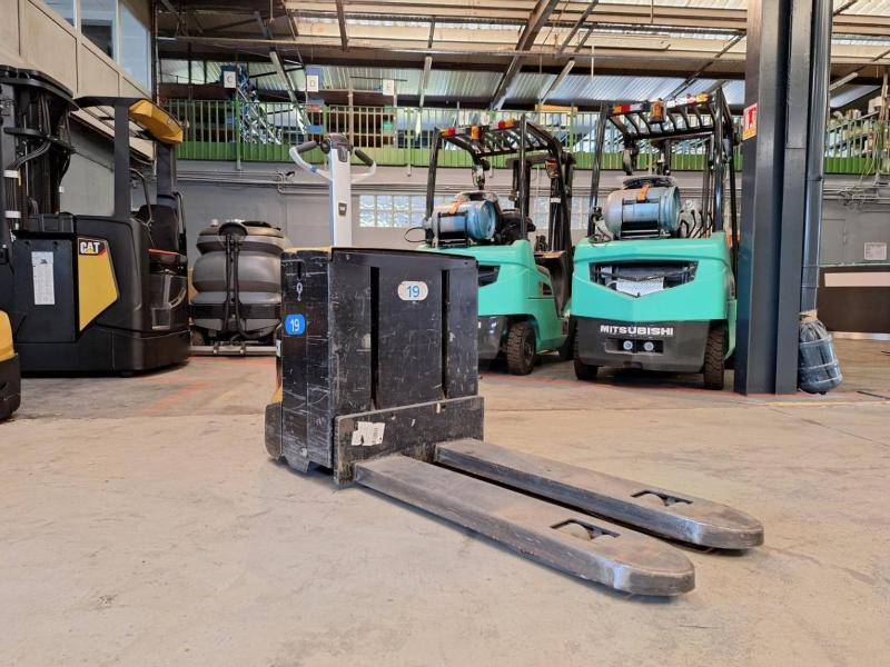 Caterpillar NPP20N2 - Pallet truck: picture 2 Caterpillar NPP20N2 - Pallet truck: picture 2