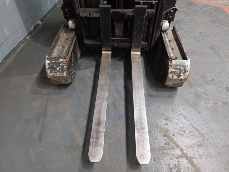 Caterpillar NR16N - Reach truck: picture 4 Caterpillar NR16N - Reach truck: picture 4