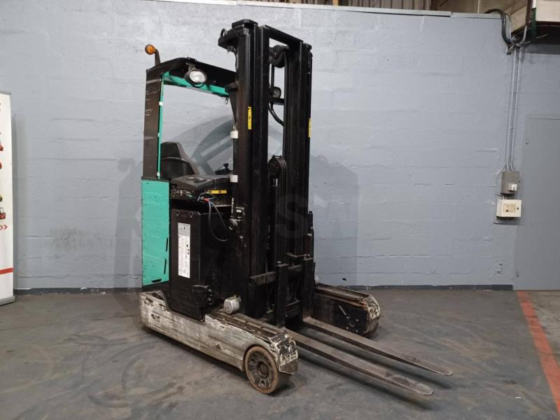 Caterpillar NR16N - Reach truck: picture 3 Caterpillar NR16N - Reach truck: picture 3