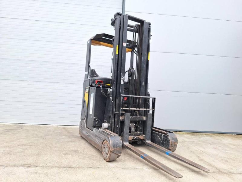 Caterpillar NR16N2 - Reach truck: picture 4 Caterpillar NR16N2 - Reach truck: picture 4