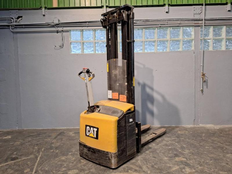Caterpillar NSP16N - Stacker: picture 1 Caterpillar NSP16N - Stacker: picture 1