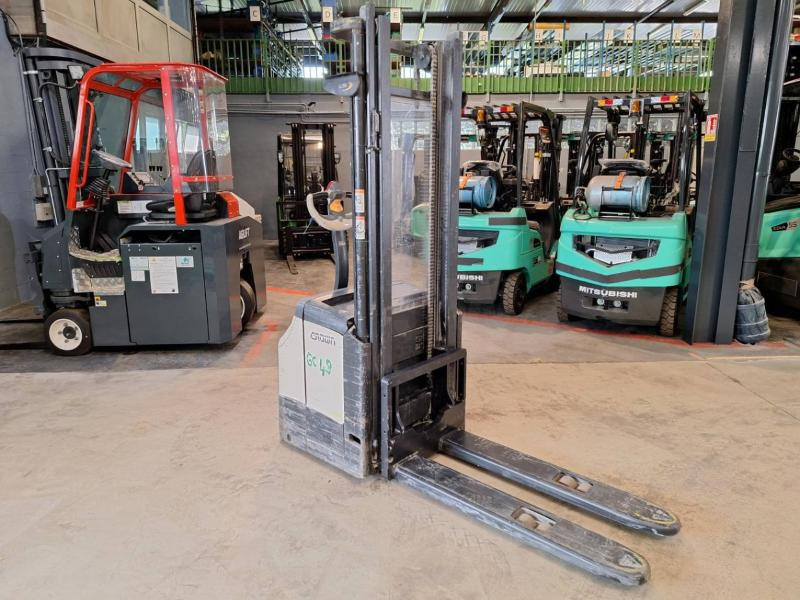 Crown ES4000-1.6 - Stacker: picture 3 Crown ES4000-1.6 - Stacker: picture 3