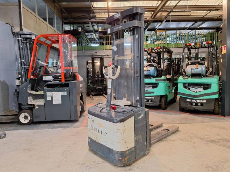 Crown WE2300-16 - Stacker: picture 4 Crown WE2300-16 - Stacker: picture 4