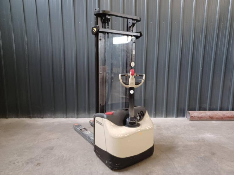 Crown WF3000-1.0FT - Stacker: picture 5 Crown WF3000-1.0FT - Stacker: picture 5