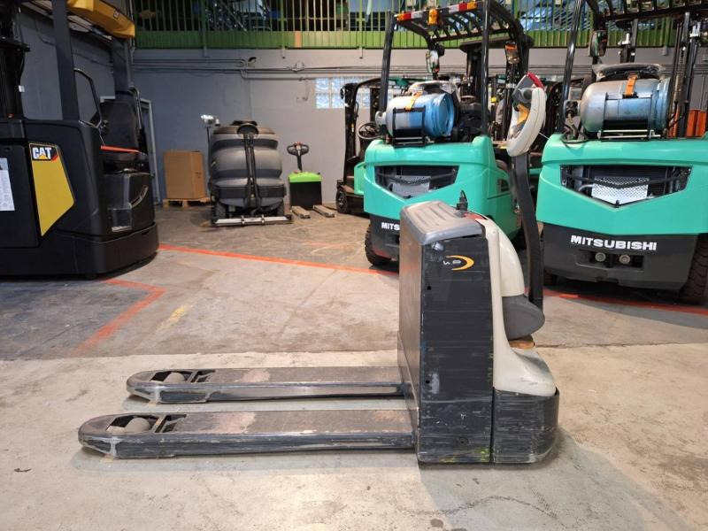 Crown WP3010-1.6 - Pallet truck: picture 4 Crown WP3010-1.6 - Pallet truck: picture 4