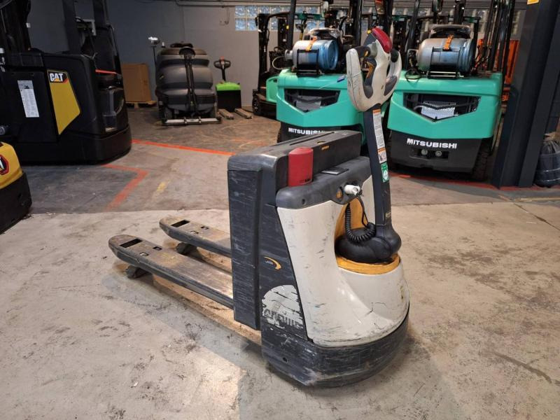 Pallet truck Crown WP3020-2.0: picture 12