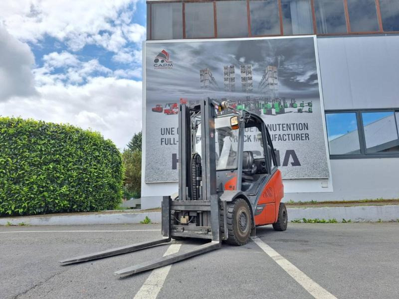 Fenwick H30 T - 02 - LPG forklift: picture 1 Fenwick H30 T - 02 - LPG forklift: picture 1