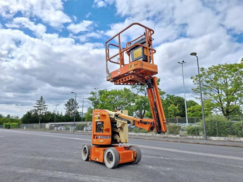 Articulated boom JLG E300AJP: picture 12