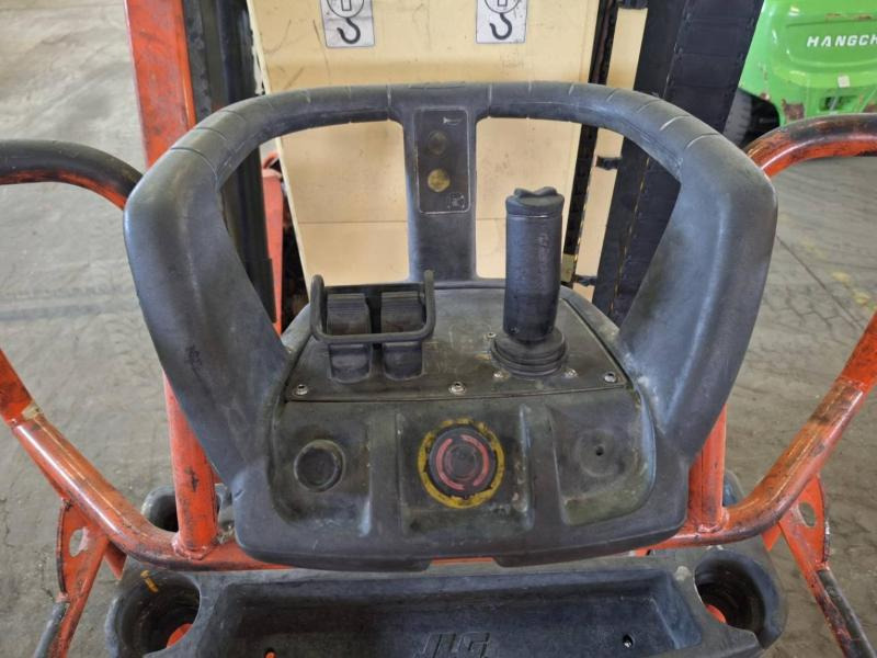 JLG Toucan 8E - Vertical mast lift: picture 4 JLG Toucan 8E - Vertical mast lift: picture 4