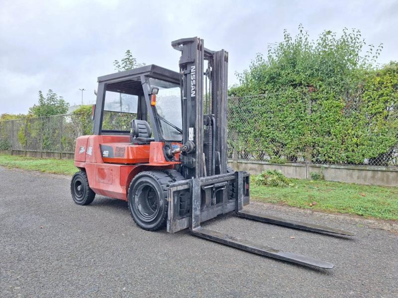 Nissan F04D40Q - Diesel forklift: picture 1 Nissan F04D40Q - Diesel forklift: picture 1