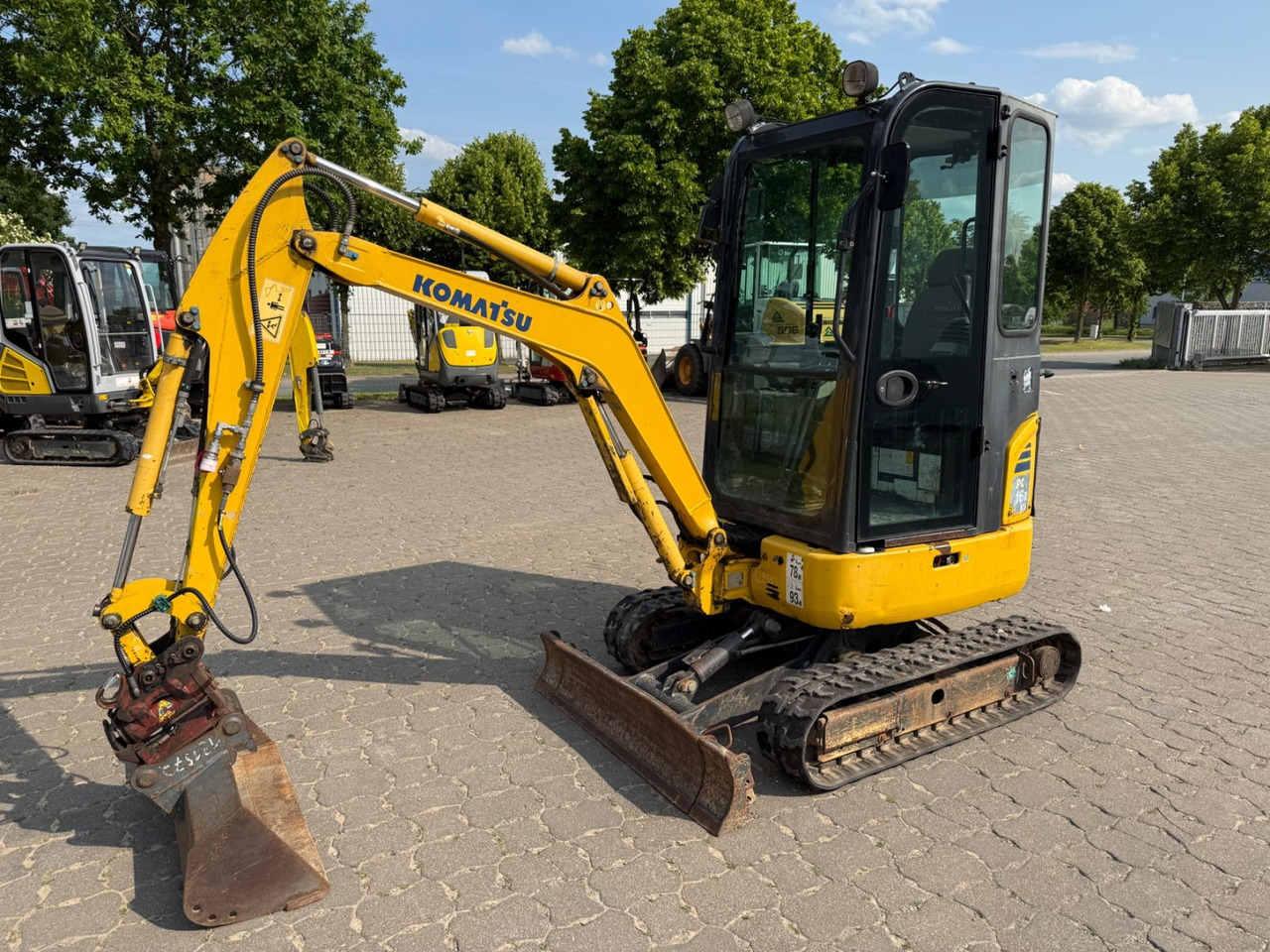 Mini excavator Komatsu PC 16R-3HS,  Bj 17, 2210 BH, Tilt mit HS01, GL: picture 1
