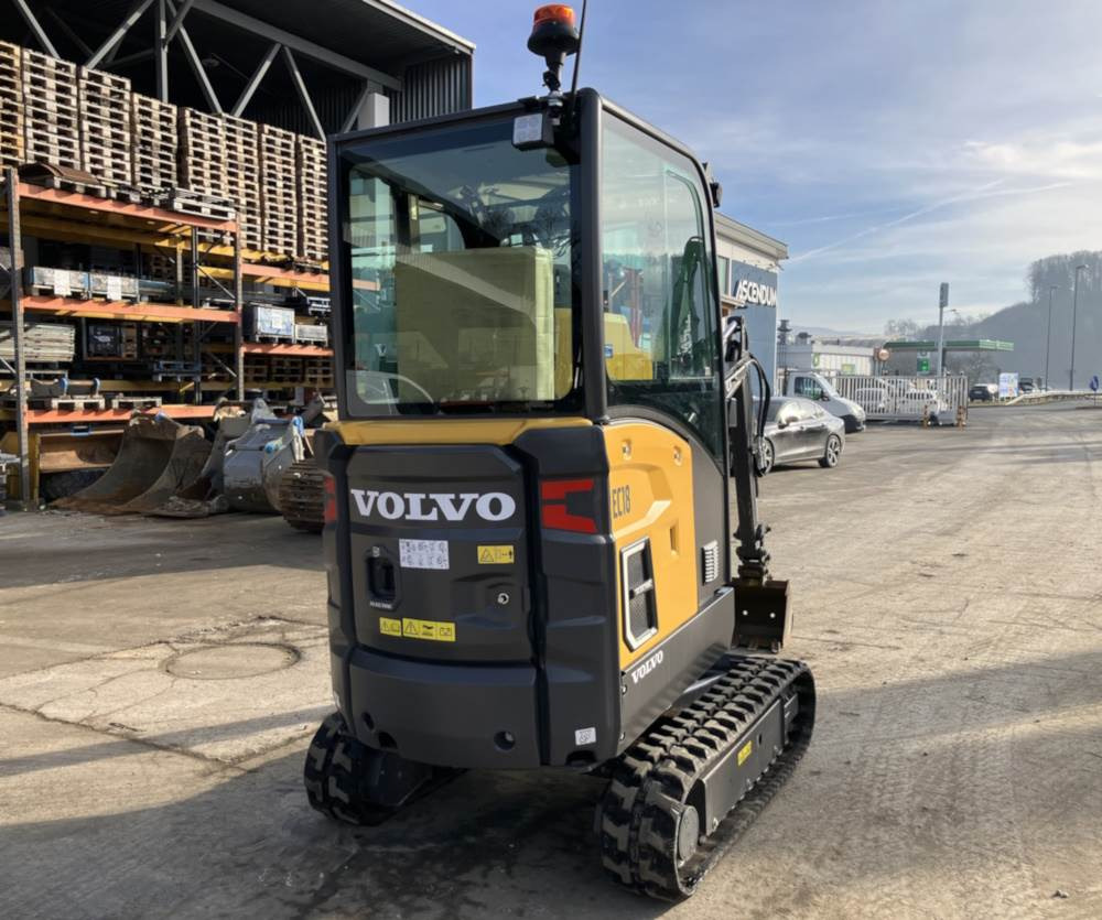 Volvo EC18E Electric - Mini excavator: picture 2 Volvo EC18E Electric - Mini excavator: picture 2