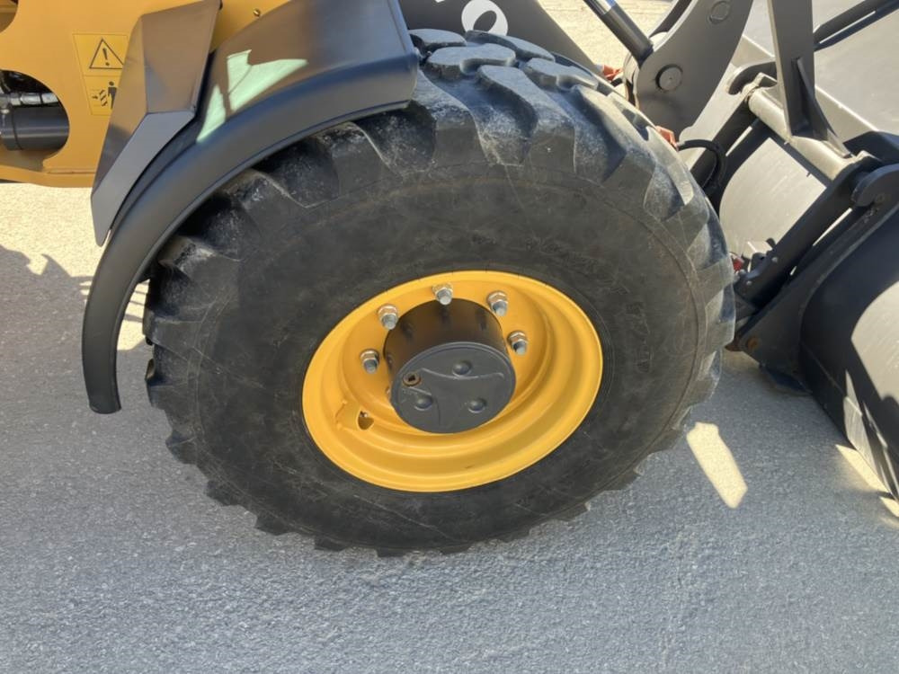 Skid steer loader Volvo JL25H Electric: picture 11
