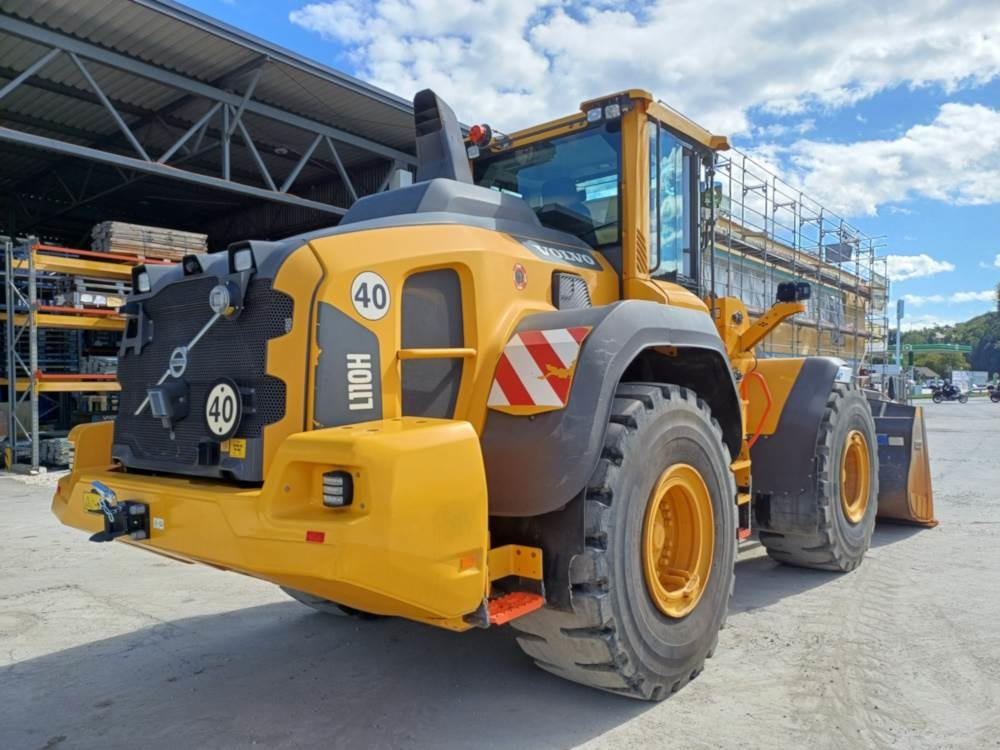 Volvo L110H - Wheel loader: picture 2 Volvo L110H - Wheel loader: picture 2