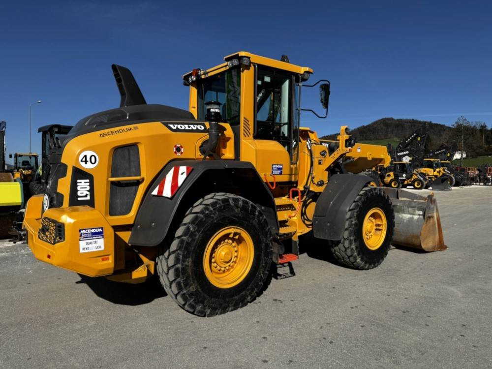 Volvo L90H - Wheel loader: picture 3 Volvo L90H - Wheel loader: picture 3