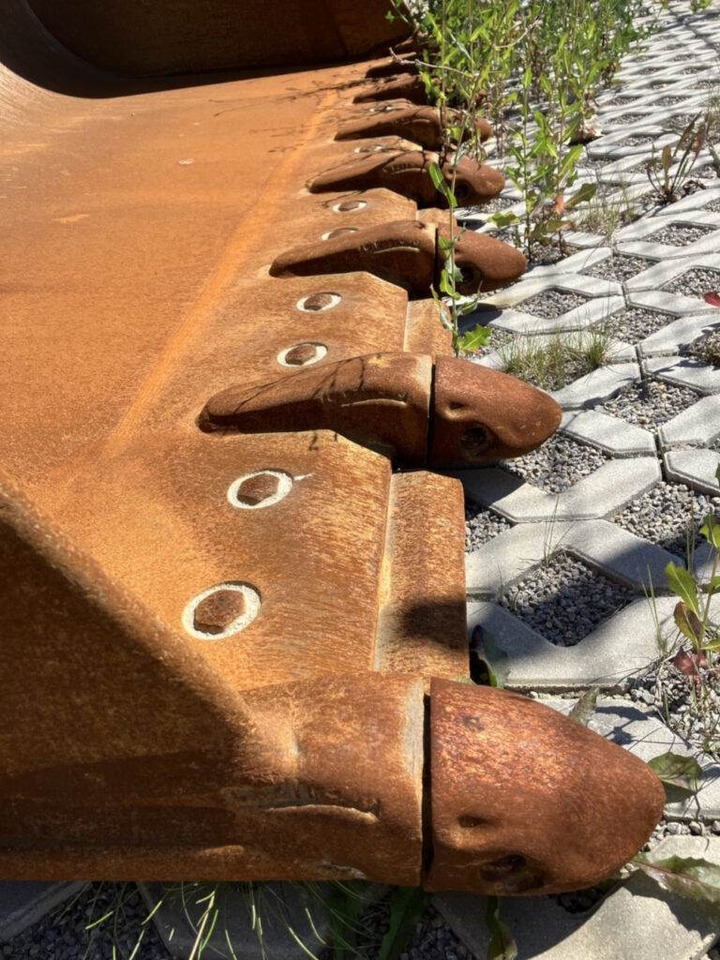 Volvo Schaufel mit Zähnen - Festanbau - Bucket: picture 5 Volvo Schaufel mit Zähnen - Festanbau - Bucket: picture 5