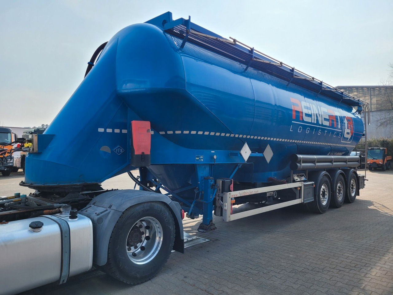 Feldbinder EUT 56.3 Liegend Silo mit ADR AT *56.000 L - Silo semi-trailer: picture 2 Feldbinder EUT 56.3 Liegend Silo mit ADR AT *56.000 L - Silo semi-trailer: picture 2