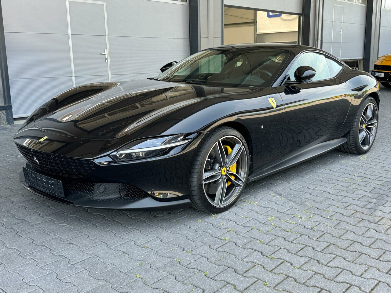 Ferrari Roma Coupe Schwarz - Car: picture 5 Ferrari Roma Coupe Schwarz - Car: picture 5