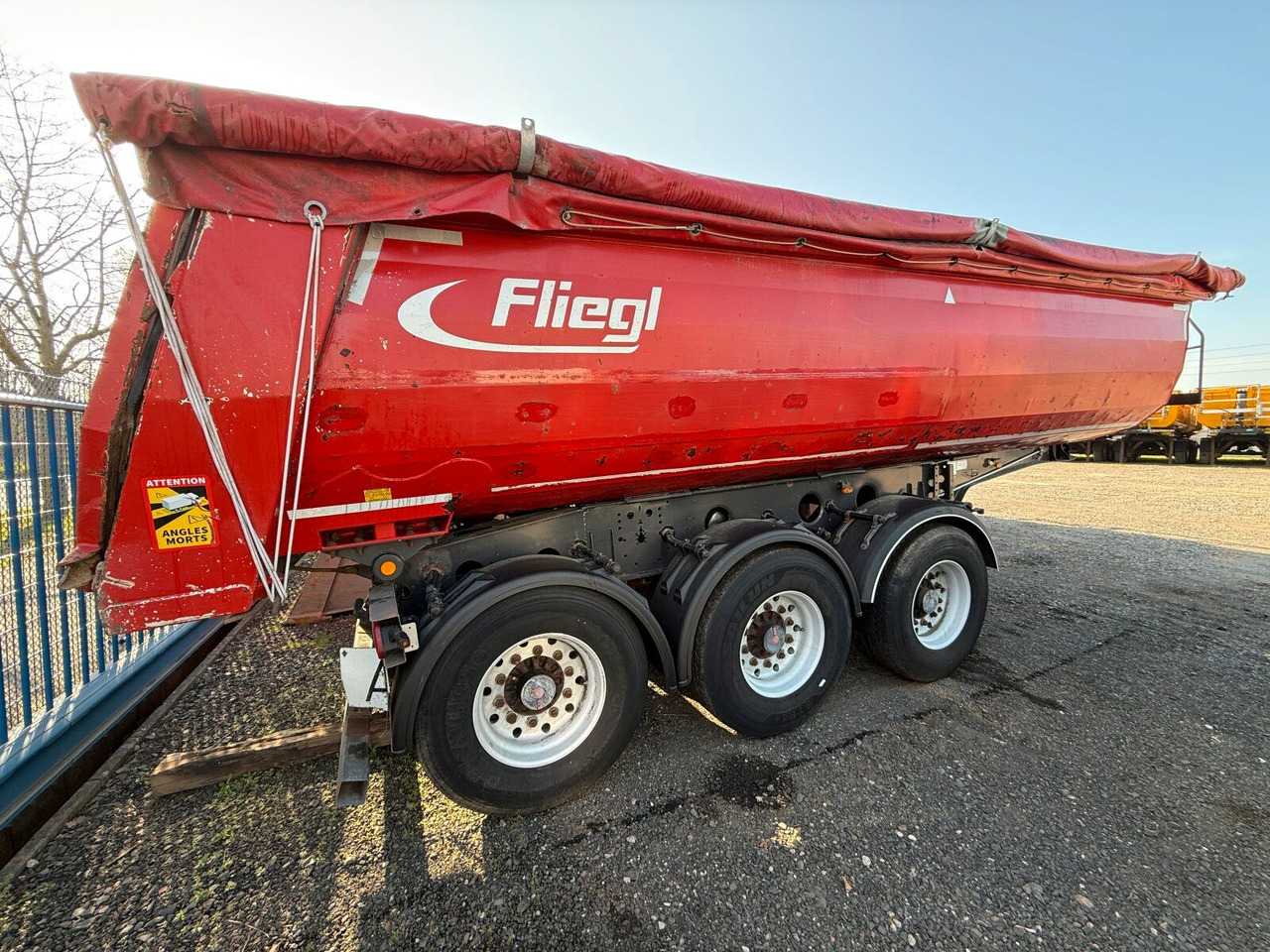 Fliegl DHKA 390 Kippauflieger 3 Achse - Tipper semi-trailer: picture 2 Fliegl DHKA 390 Kippauflieger 3 Achse - Tipper semi-trailer: picture 2