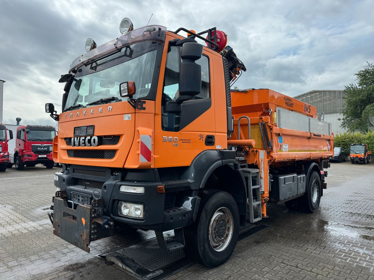 Iveco TRAKKER Kipper Kran TEREX 85.2 Winterdienst - Tipper, Crane truck: picture 2 Iveco TRAKKER Kipper Kran TEREX 85.2 Winterdienst - Tipper, Crane truck: picture 2
