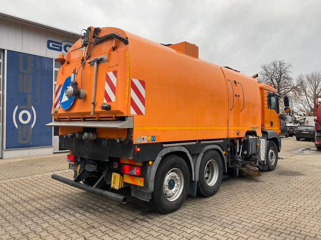 MAN TGA 26.430 6x2-2 LL Kehrmaschine - Road sweeper: picture 3 MAN TGA 26.430 6x2-2 LL Kehrmaschine - Road sweeper: picture 3