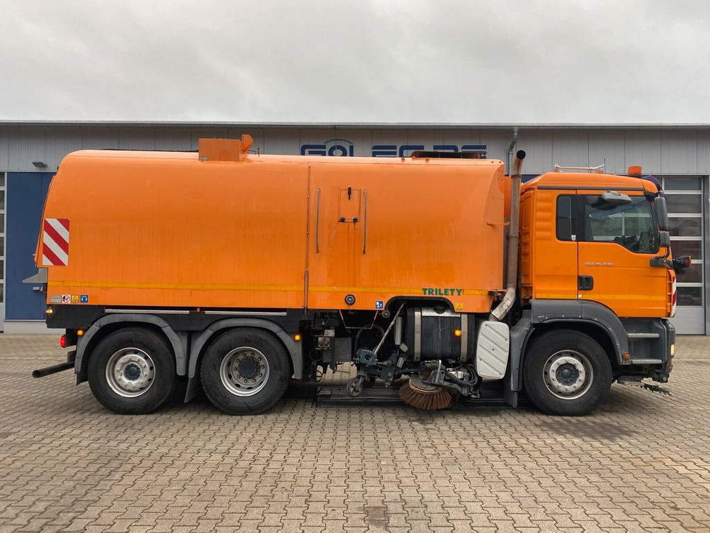 MAN TGA 26.430 6x2-2 LL Kehrmaschine - Road sweeper: picture 2 MAN TGA 26.430 6x2-2 LL Kehrmaschine - Road sweeper: picture 2