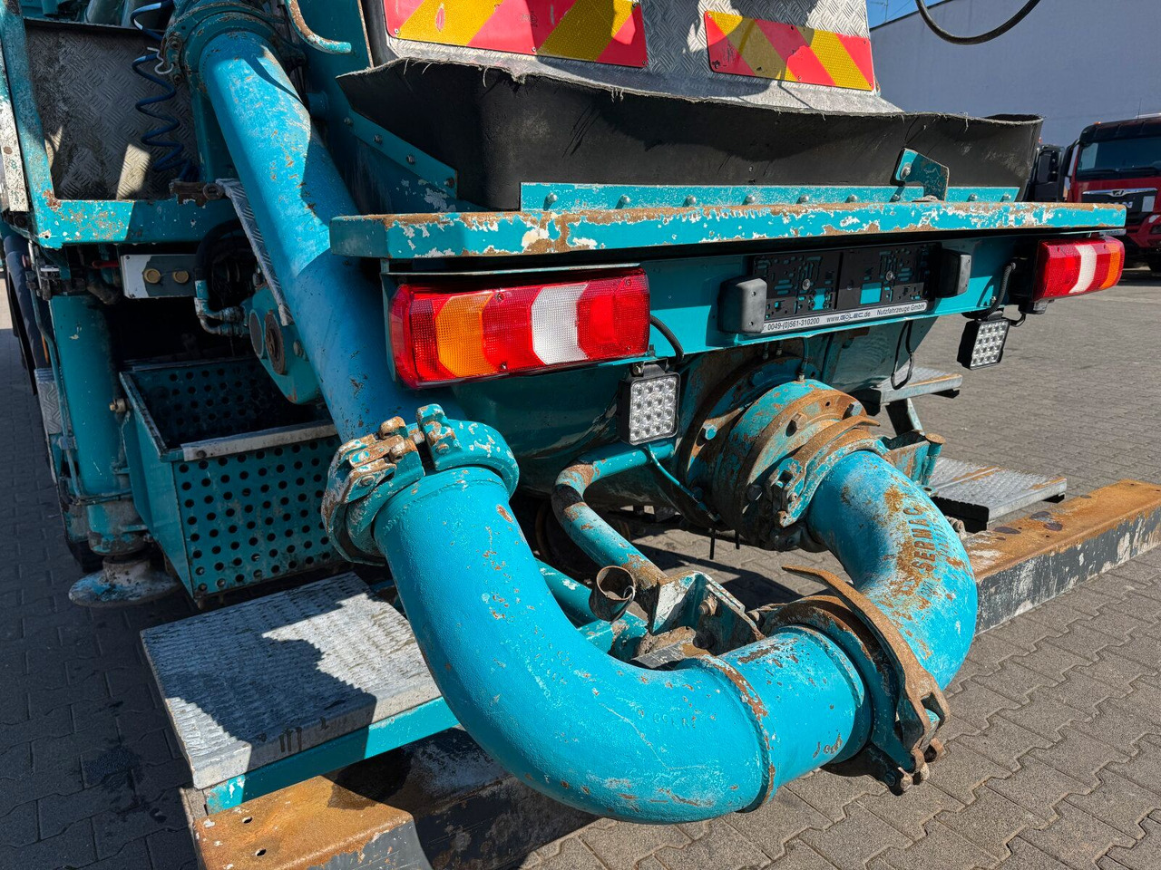 Concrete pump truck Mercedes-Benz AROCS 2844 6x4 Euro 6 Betonpumpe SERMAC 5Z33: picture 10