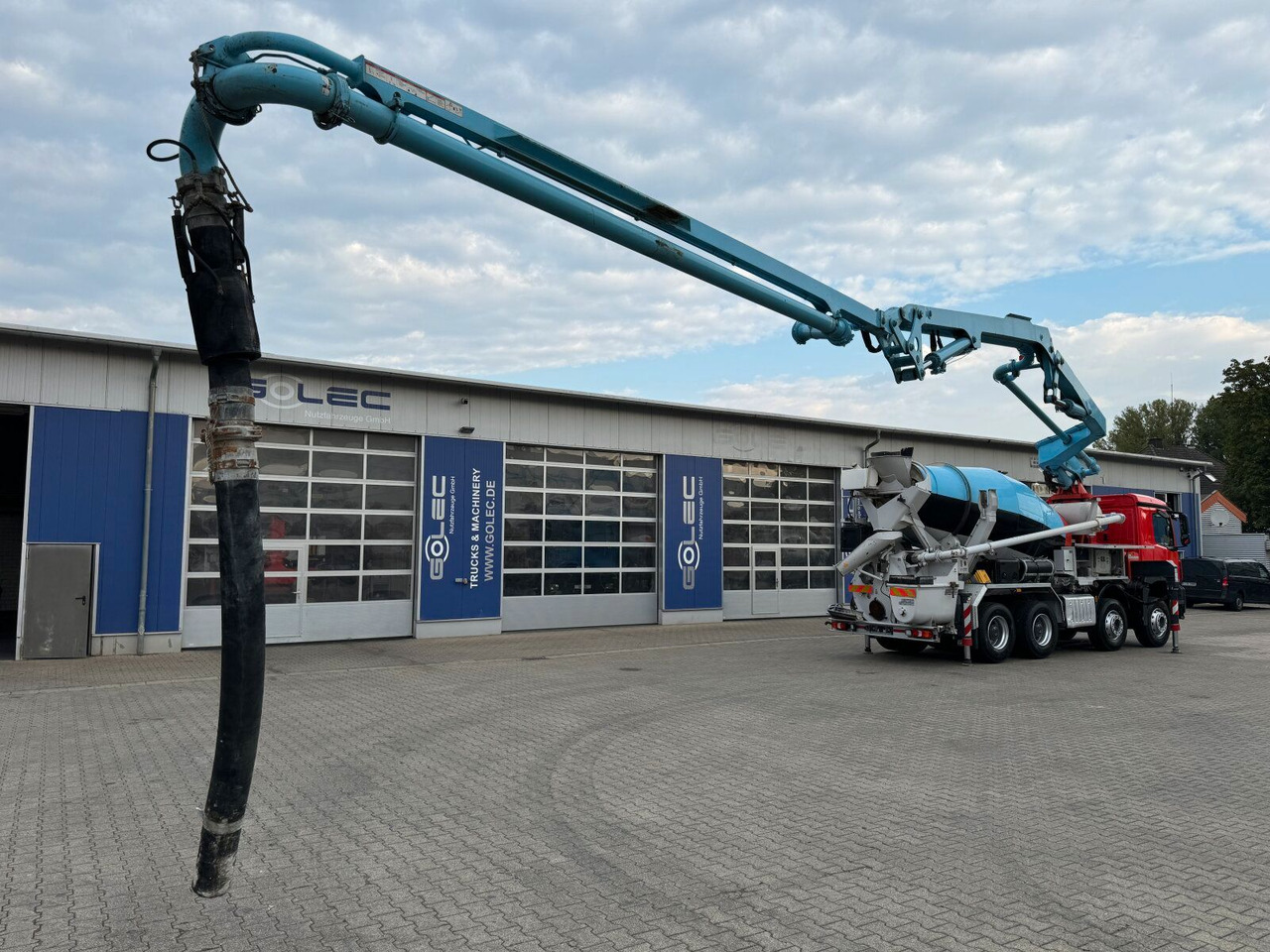 Concrete mixer truck Mercedes-Benz AROCS 3243 8x4 Euro 6 Pumi Putzmeister TMM 24-3: picture 6