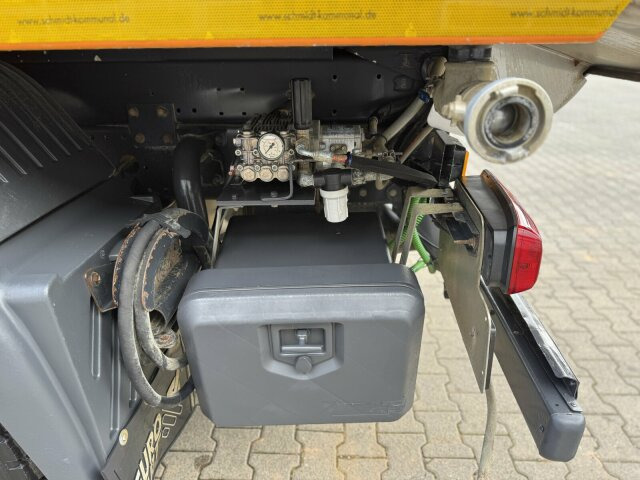Mercedes-Benz Atego 1324 4x2 Kehrmaschine Schmidt SKF S7B 7 m³ - Road sweeper: picture 4 Mercedes-Benz Atego 1324 4x2 Kehrmaschine Schmidt SKF S7B 7 m³ - Road sweeper: picture 4
