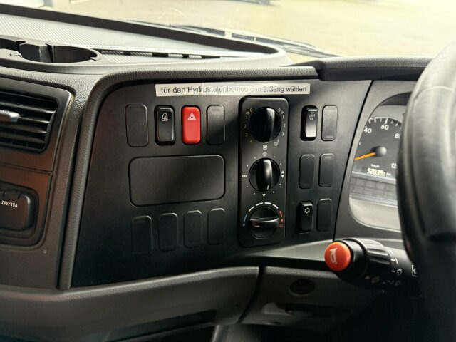 Mercedes-Benz Atego Kehrmaschine BUCHER CITYFANT 5000 - Road sweeper: picture 5 Mercedes-Benz Atego Kehrmaschine BUCHER CITYFANT 5000 - Road sweeper: picture 5