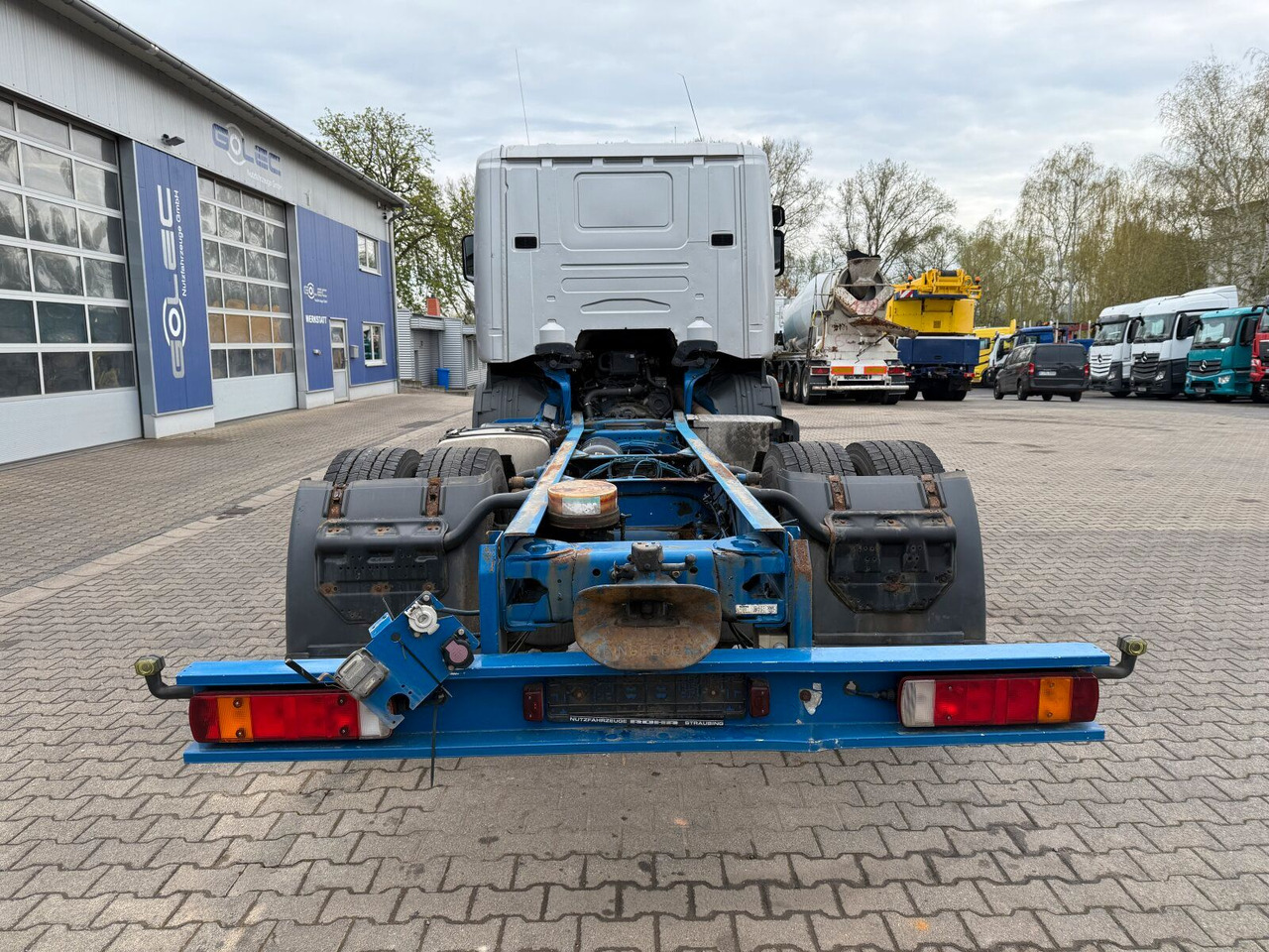 Scania R 420 Tankwagen ADR Fahrgestell Retarder Volluft - Tank truck: picture 4 Scania R 420 Tankwagen ADR Fahrgestell Retarder Volluft - Tank truck: picture 4