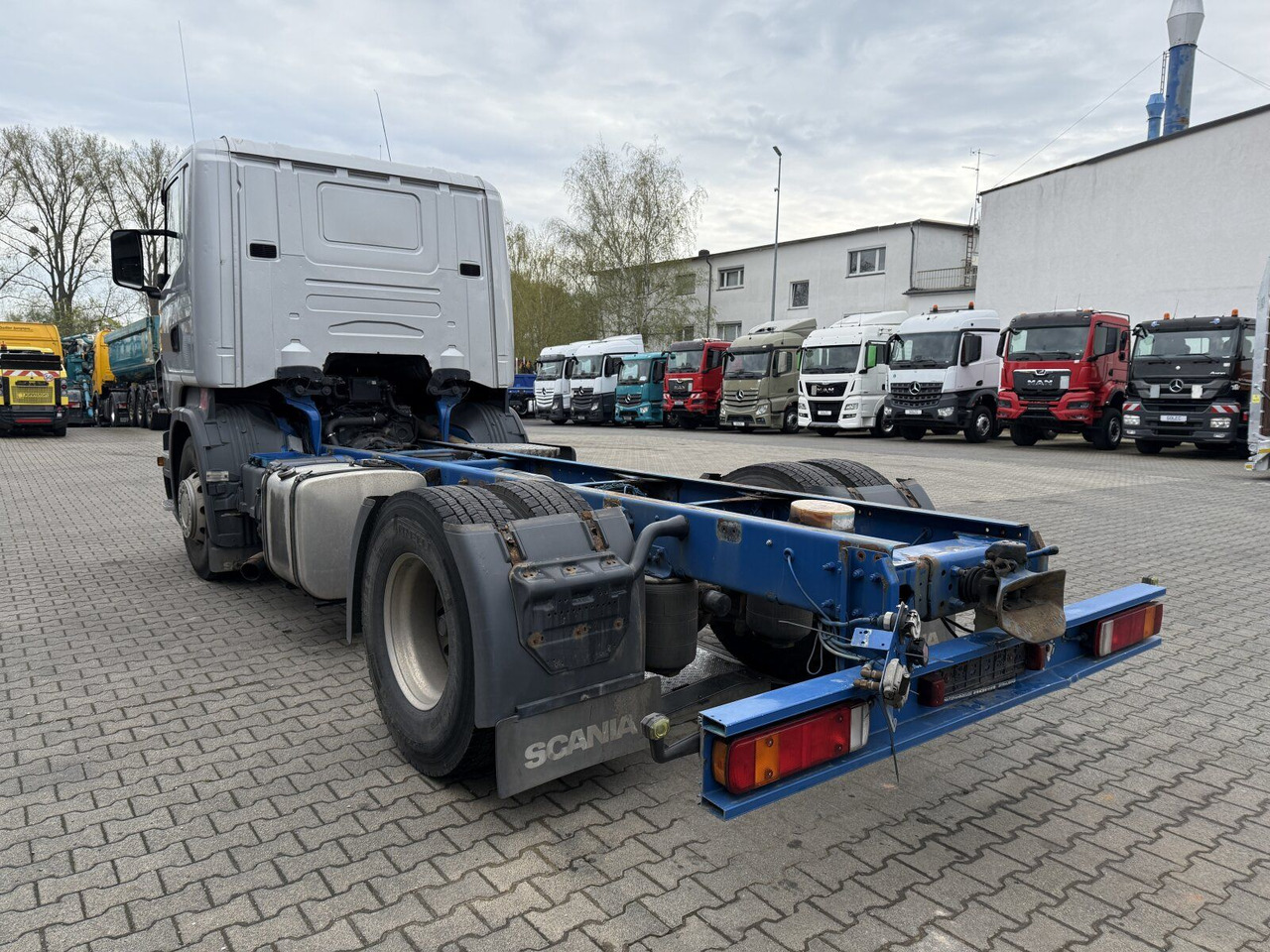 Scania R 420 Tankwagen ADR Fahrgestell Retarder Volluft - Tank truck: picture 5 Scania R 420 Tankwagen ADR Fahrgestell Retarder Volluft - Tank truck: picture 5