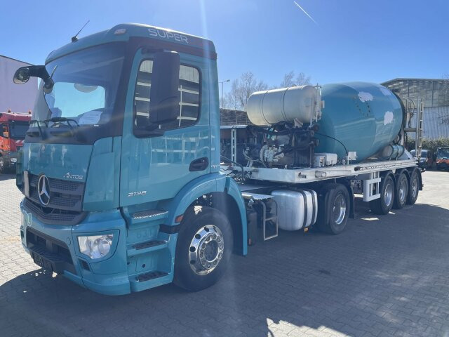 Tractor unit Mercedes-Benz Antos 2136 4x2 SZM Retarder Kipphyd. *Betonaufl.: picture 11
