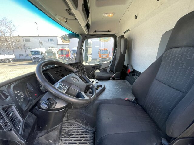 Tractor unit Mercedes-Benz Antos 2136 4x2 SZM Retarder Kipphyd. *Betonaufl.: picture 6