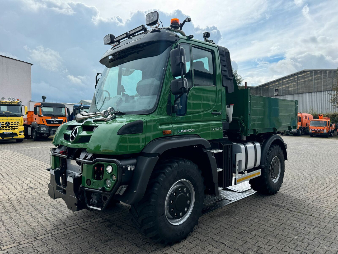 Unimog U430 Kipper mit Reifendruckregelanlage - Tipper: picture 3 Unimog U430 Kipper mit Reifendruckregelanlage - Tipper: picture 3
