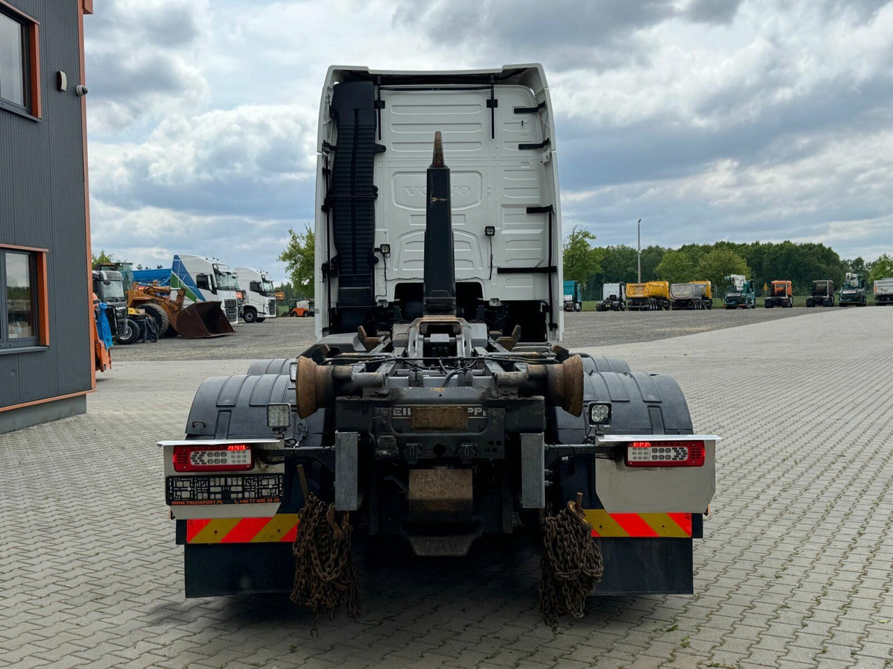 Hook lift truck Volvo FH 540 6x2 Abrollkipper MEILLER RK 26.67: picture 6