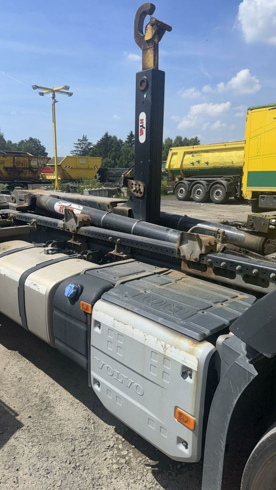 Volvo FM 500 6x4 EURO6 Abrollkipper HYVA 20T - Hook lift truck: picture 2 Volvo FM 500 6x4 EURO6 Abrollkipper HYVA 20T - Hook lift truck: picture 2