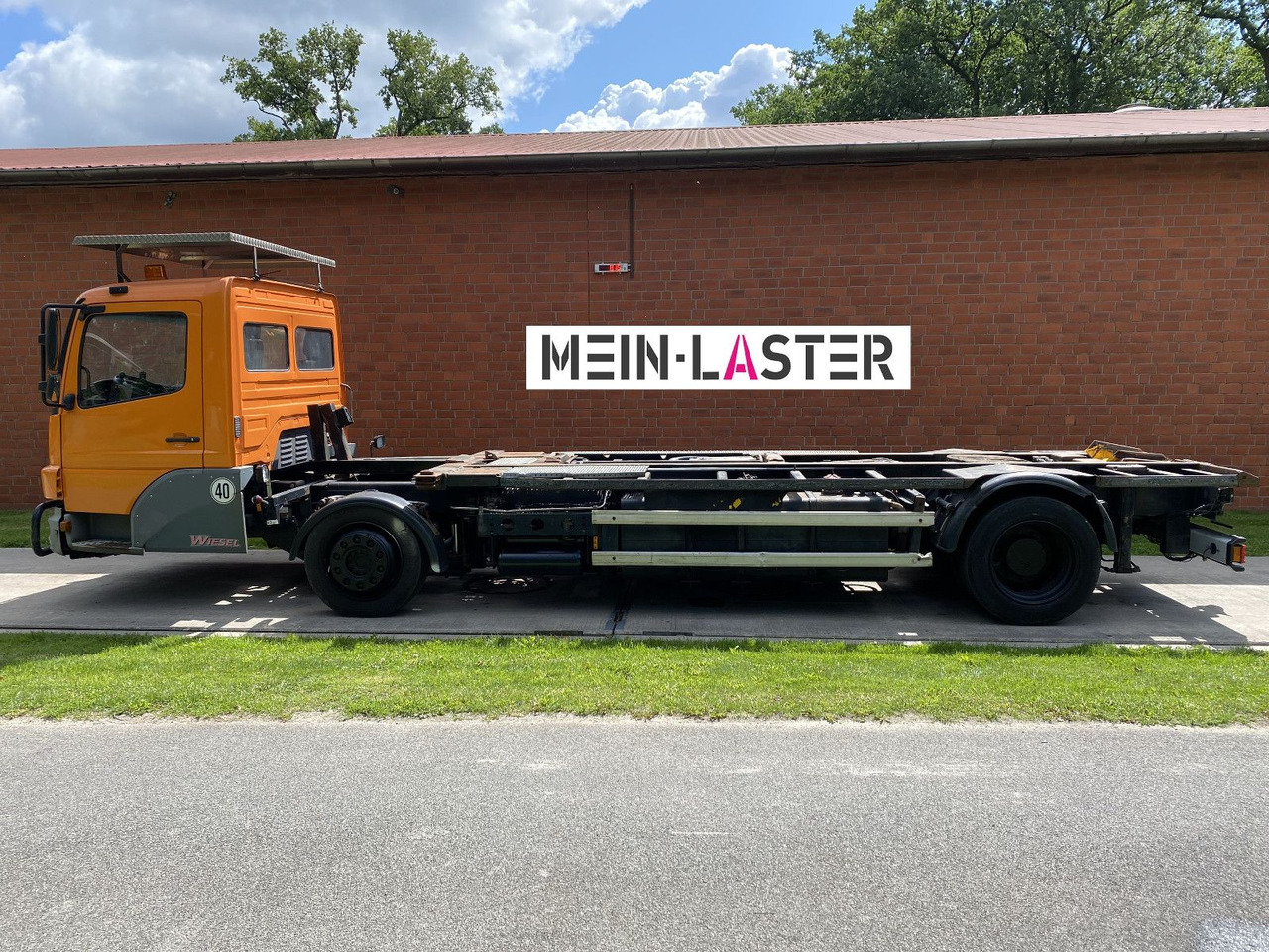 Lease a  Mercedes-Benz Kamag Wiesel Umsetzter Sattelplatte Mercedes-Benz Kamag Wiesel Umsetzter Sattelplatte: picture 9 Lease a  Mercedes-Benz Kamag Wiesel Umsetzter Sattelplatte Mercedes-Benz Kamag Wiesel Umsetzter Sattelplatte: picture 9