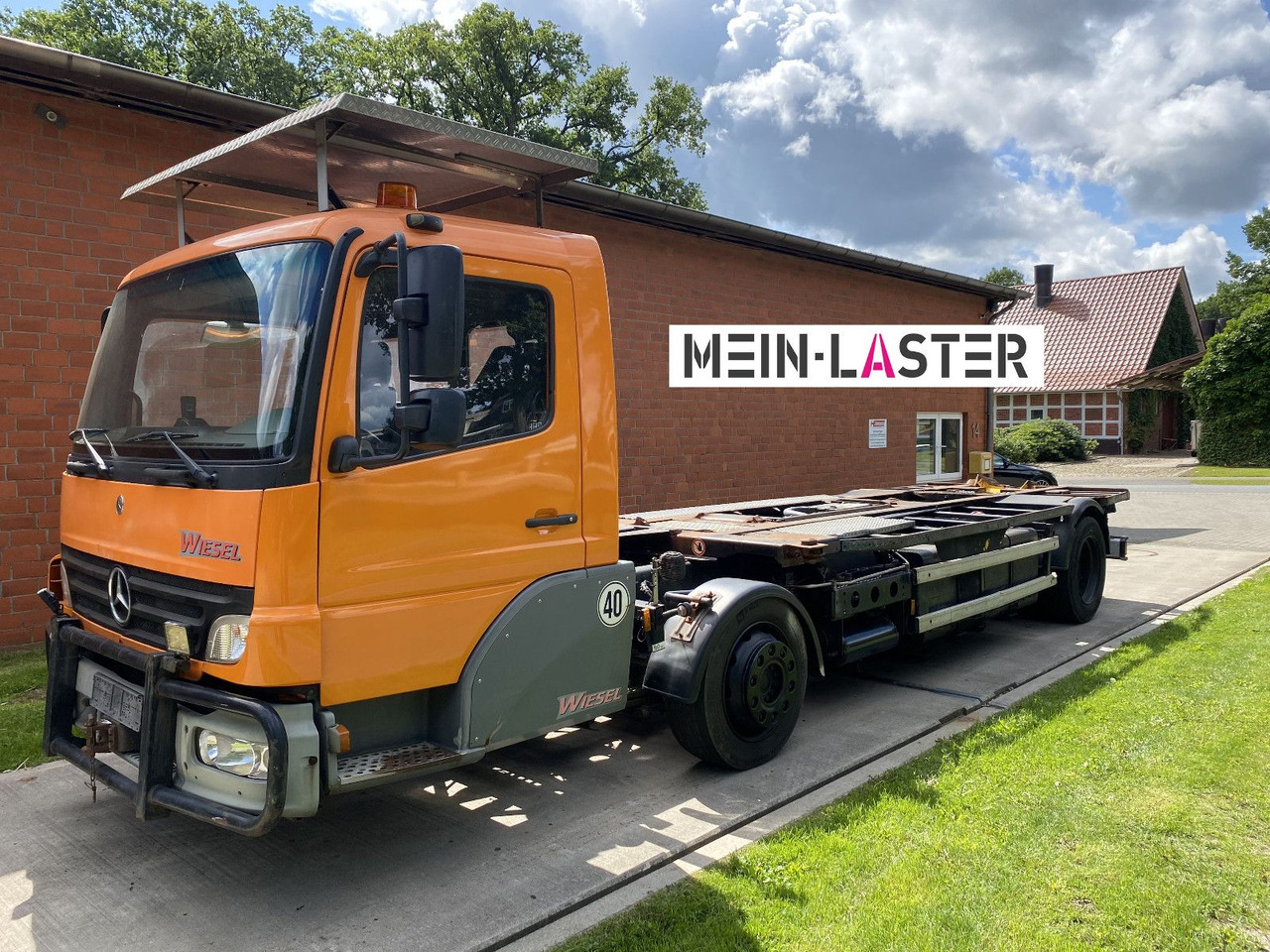 Lease a  Mercedes-Benz Kamag Wiesel Umsetzter Sattelplatte Mercedes-Benz Kamag Wiesel Umsetzter Sattelplatte: picture 8 Lease a  Mercedes-Benz Kamag Wiesel Umsetzter Sattelplatte Mercedes-Benz Kamag Wiesel Umsetzter Sattelplatte: picture 8