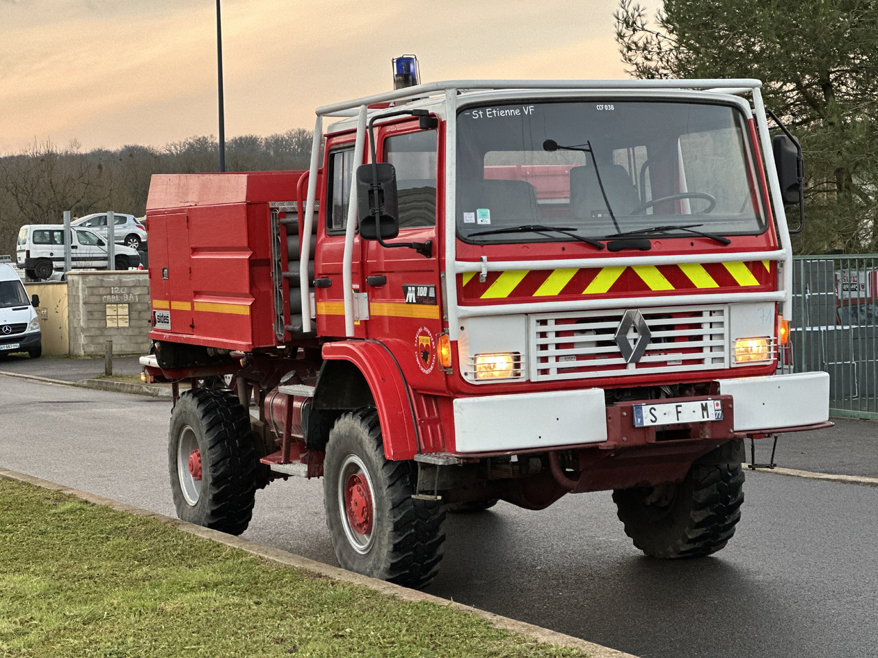 RENAULT M180 - Fire truck: picture 3 RENAULT M180 - Fire truck: picture 3