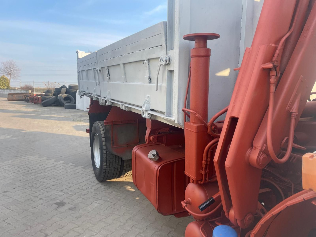 Tipper, Crane truck IVECO Unic: picture 6